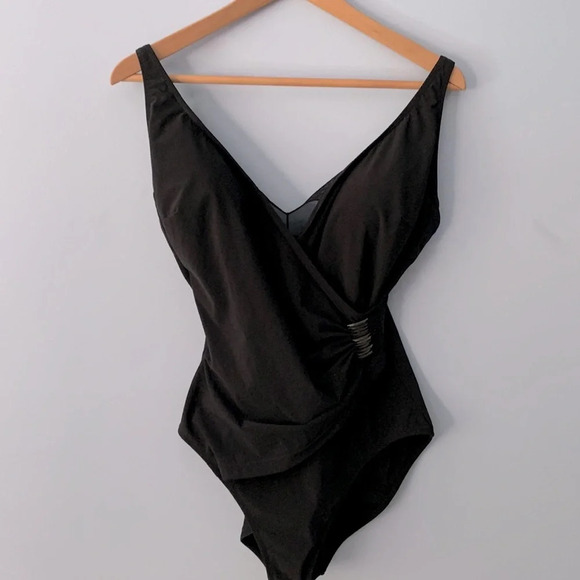 Gideon Oberson black one piece size 14 wrap ruched coin edge - Picture 1 of 11